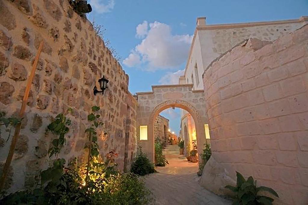 Blue Valley Cave Hotel Ürgüp Bagian luar foto