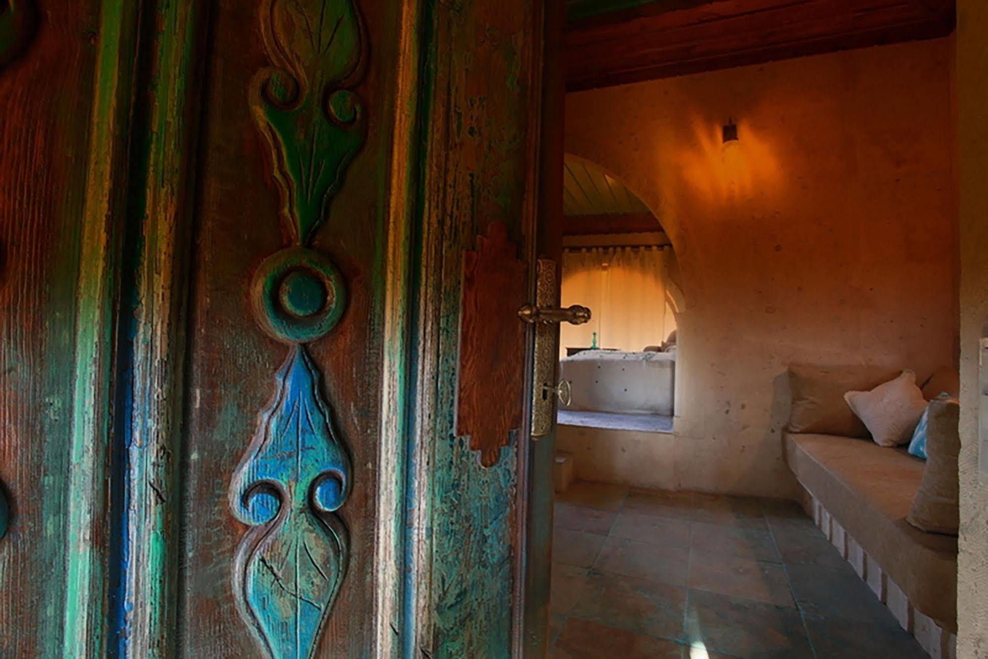Blue Valley Cave Hotel Ürgüp Bagian luar foto